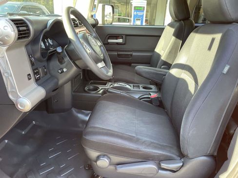 Used 2013 Toyota FJ Cruiser 2WD image 15