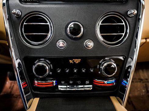 Used 2020 Rolls-Royce Cullinan image 38