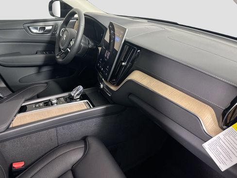 New 2026 Volvo XC60 B5 Ultra w/ Protection Package Premier image 31