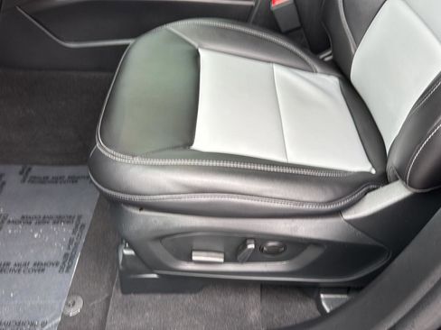 Certified 2024 Ford Explorer XLT w/ Equipment Group 202A image 28