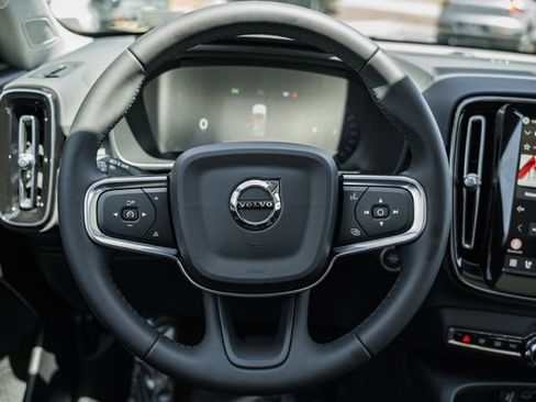 New 2026 Volvo XC40 B5 Plus w/ Climate Package AWD/4WD image 32