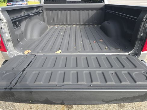 Used 2025 RAM 1500 Big Horn RWD image 15