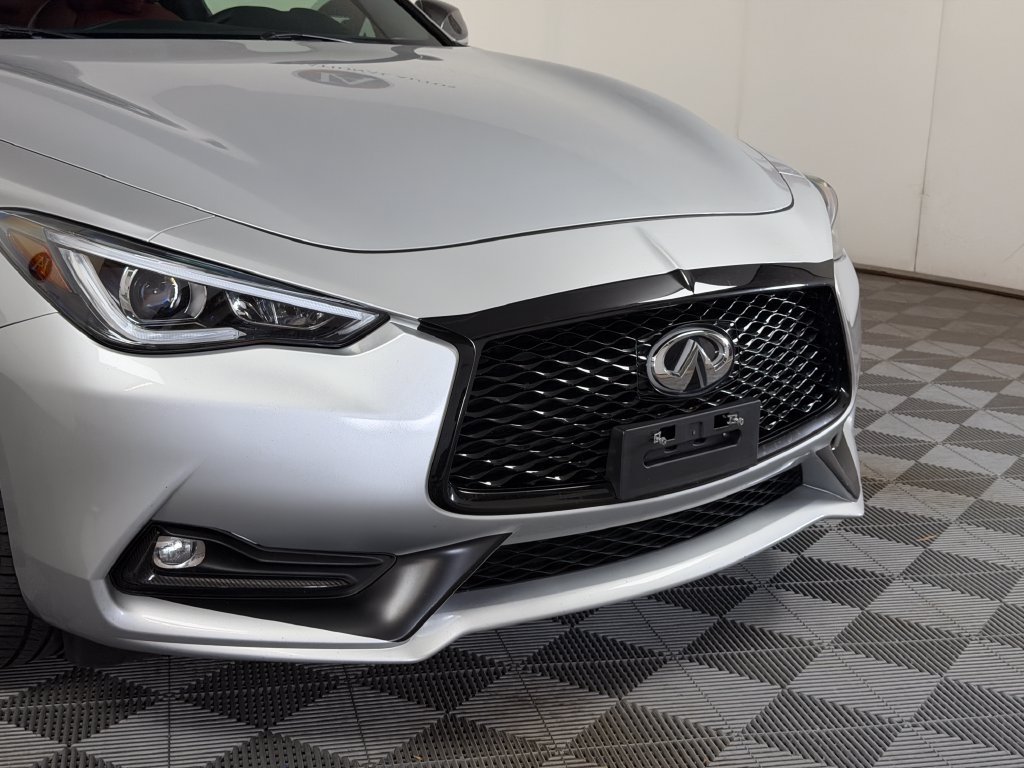 Used 2018 INFINITI Q60 Red Sport 400 AWD/4WD image 12