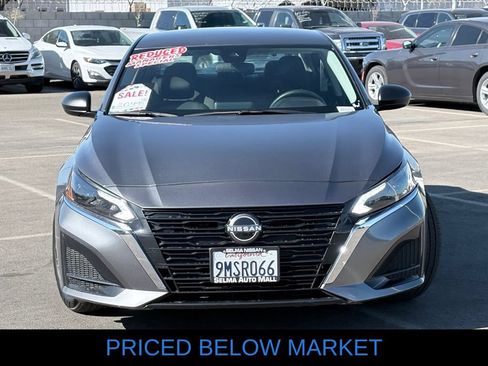 Used 2024 Nissan Altima 2.5 SV FWD image 3