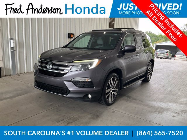 Used 2017 Honda Pilot Touring image 1