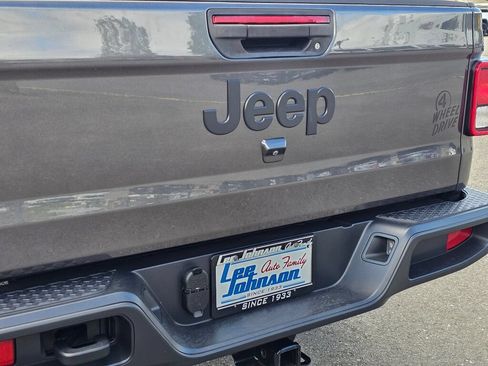 Used 2023 Jeep Gladiator Sport AWD/4WD image 23
