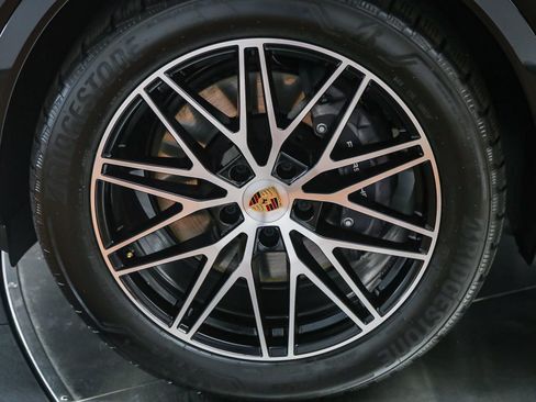 Certified 2026 Porsche Cayenne Coupe AWD/4WD image 13