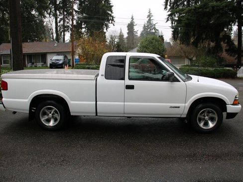 Used 2002 Chevrolet S10 Pickup LS w/ LS Preferred Equipment Group image 11