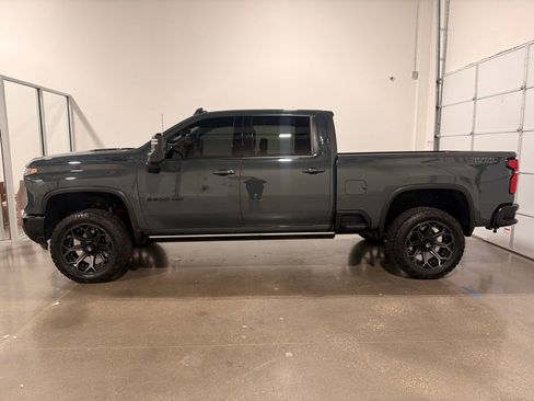 Used 2025 Chevrolet Silverado 2500 LTZ w/ Trail Boss Package image 8