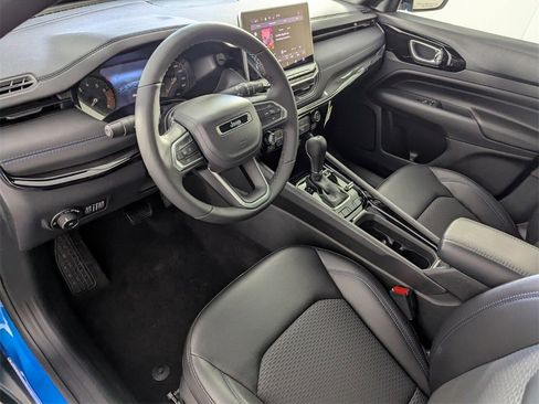 New 2026 Jeep Compass Latitude image 11