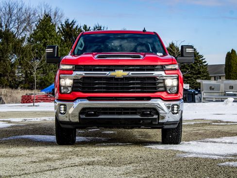 Used 2025 Chevrolet Silverado 2500 LT image 5