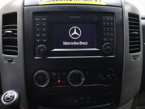 Used 2018 Mercedes-Benz Sprinter 2500 image 19