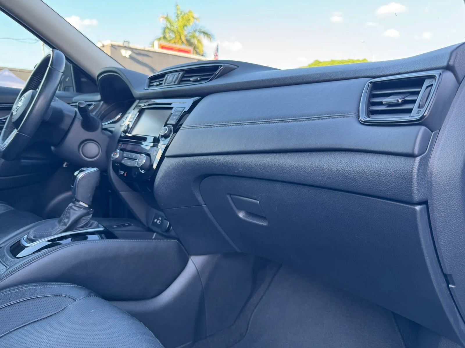 Used 2019 Nissan Rogue SL w/ Premium Package AWD/4WD image 34