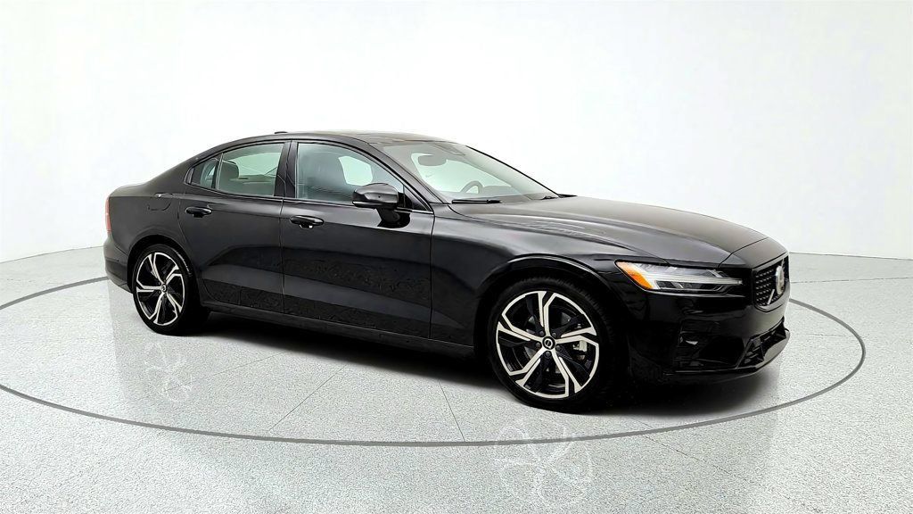 Used 2025 Volvo S60 B5 Plus AWD/4WD image 3