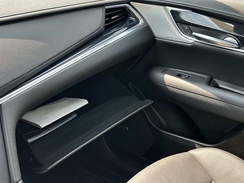 Certified 2024 Cadillac XT5 Premium Luxury AWD/4WD image 33