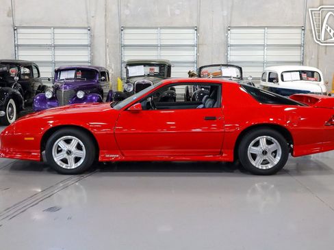 Used 1991 Chevrolet Camaro Z28 RWD image 19