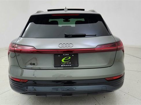 Used 2024 Audi Q8 e-tron Premium image 5