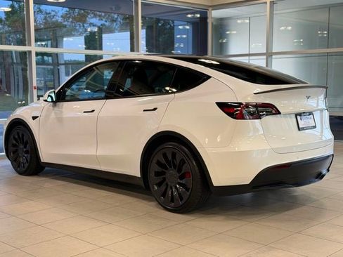 Used 2022 Tesla Model Y Performance AWD/4WD image 14