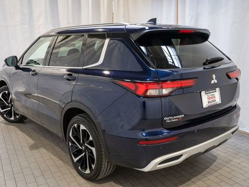 Used 2022 Mitsubishi Outlander SEL image 3