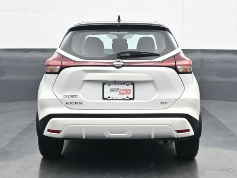 Used 2023 Nissan Kicks SV image 5