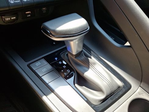 Used 2025 Hyundai Elantra Sport FWD image 15