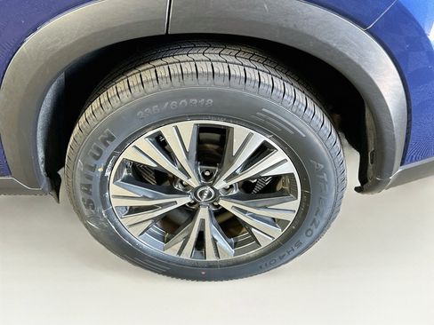 Used 2023 Nissan Rogue SV FWD image 11