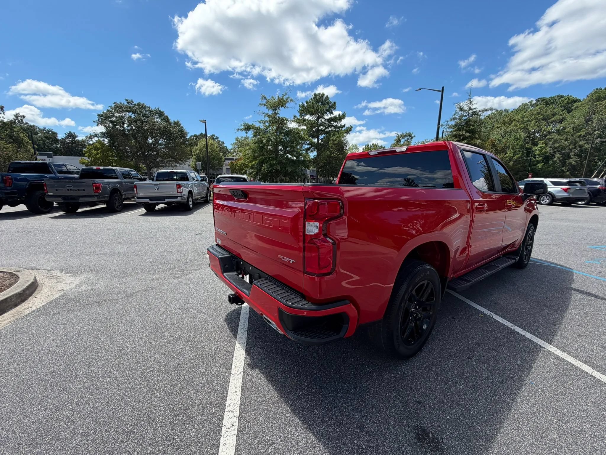 Used 2022 Chevrolet Silverado 1500 RST w/ Z71 Off-Road Package AWD/4WD image 7
