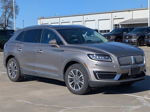 Used 2020 Lincoln Nautilus FWD w/ Equipment Group 101A image 1