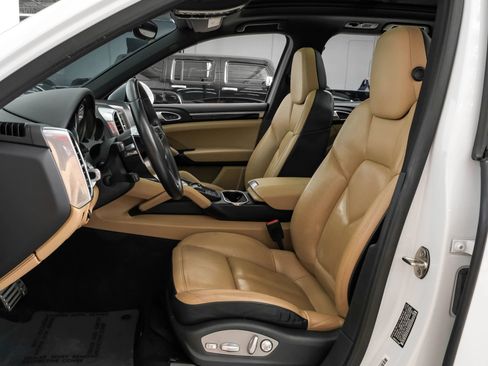 Used 2017 Porsche Cayenne S w/ Premium Plus Package image 3