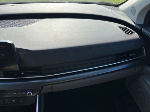 Used 2026 Kia Carnival FWD image 38