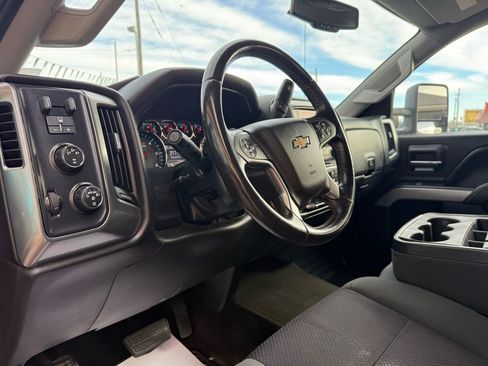 Used 2015 Chevrolet Silverado 2500 LT w/ LT Convenience Package image 10