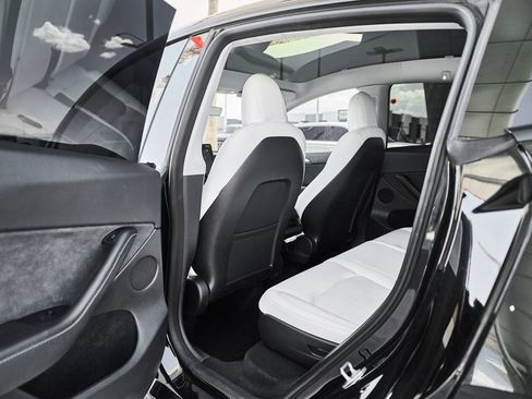 Used 2023 Tesla Model Y Long Range AWD/4WD image 15