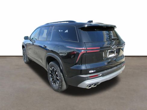 Used 2024 Chevrolet Traverse Z71 w/ Enhanced Driving Package AWD/4WD image 3