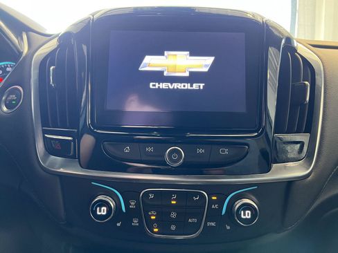 Used 2023 Chevrolet Traverse LT AWD/4WD image 40
