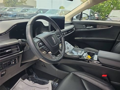 Certified 2022 Lincoln Nautilus FWD image 16
