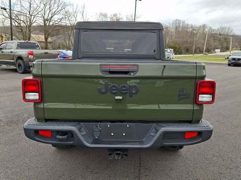 Used 2022 Jeep Gladiator Sport image 6