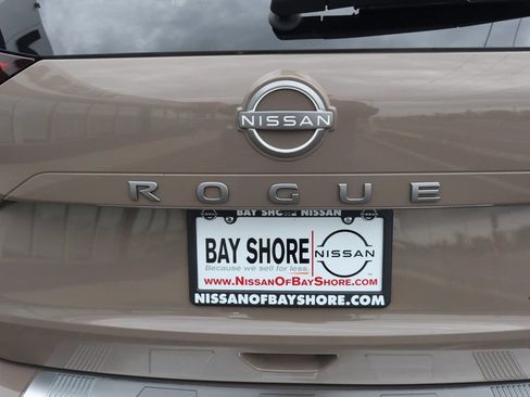 Certified 2025 Nissan Rogue SV AWD/4WD image 33