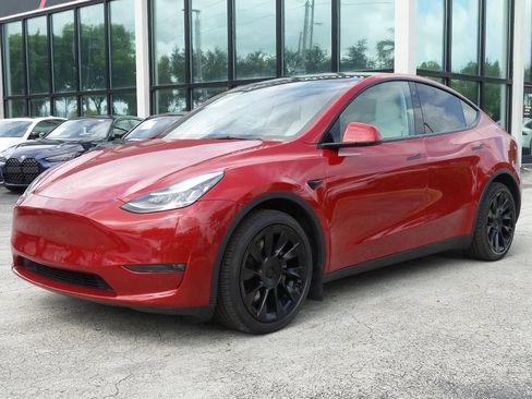 Used 2021 Tesla Model Y Long Range AWD/4WD image 9