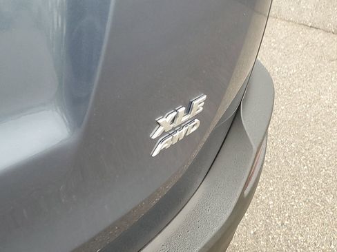 Used 2014 Toyota RAV4 XLE AWD/4WD image 8