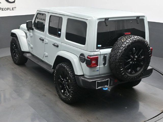 Used 2024 Jeep Wrangler Unlimited Sahara w/ Technology Group AWD/4WD image 46