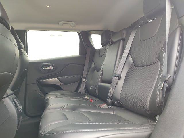 Used 2020 Jeep Cherokee Limited AWD/4WD image 23