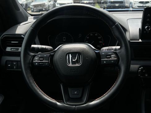 Used 2025 Honda Pilot TrailSport image 31