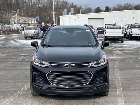 Certified 2022 Chevrolet Trax LT w/ Midnight Edition image 9