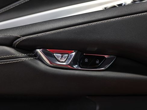 Used 2021 Chevrolet Corvette Stingray Coupe w/ Engine Appearance Package image 30