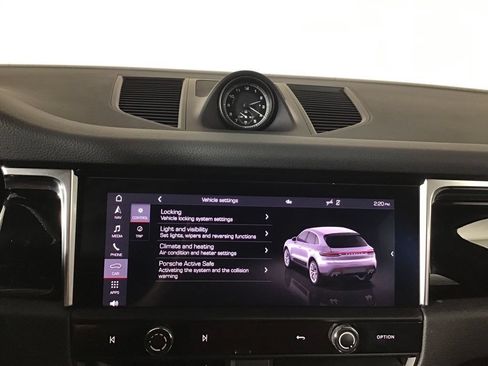 Certified 2023 Porsche Macan Turbo AWD/4WD image 38