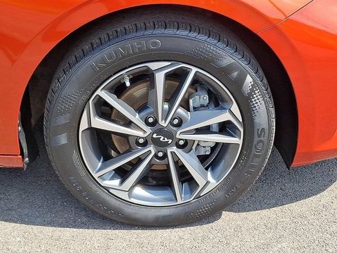 Used 2023 Kia Forte LXS w/ LXS Technology Package FWD image 8