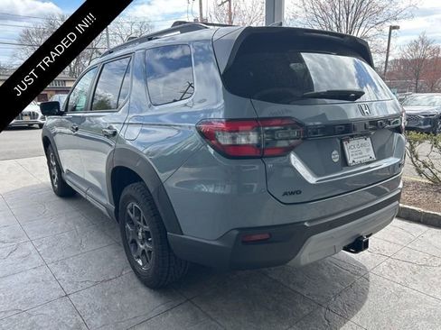 Used 2023 Honda Pilot TrailSport image 4