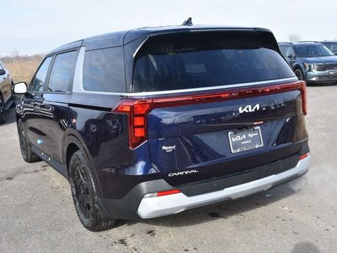 New 2026 Kia Carnival LXS image 6