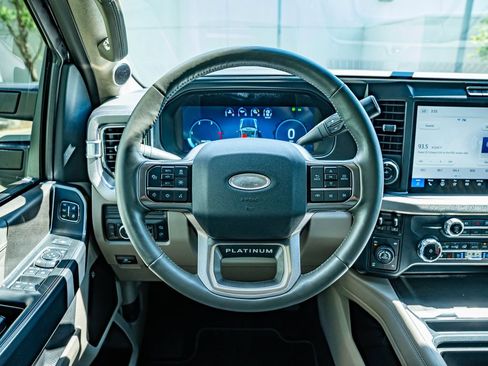 Used 2025 Ford F250 Platinum w/ Platinum Plus Package AWD/4WD image 26
