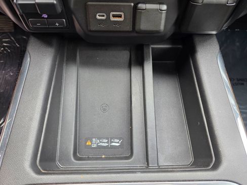 Used 2019 Chevrolet Silverado 1500 High Country image 17